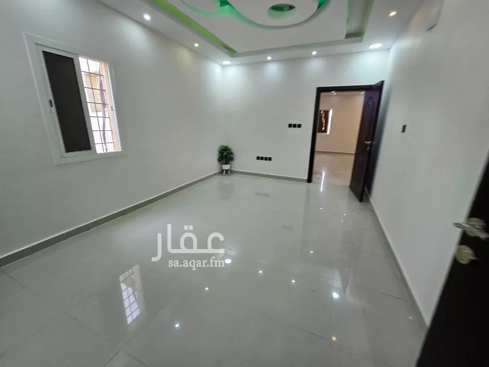5 bedroom apartment in Dahiat King Fahd 17