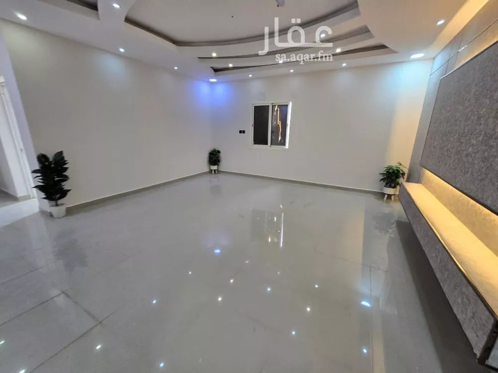5 bedroom apartment in Dahiat King Fahd 7