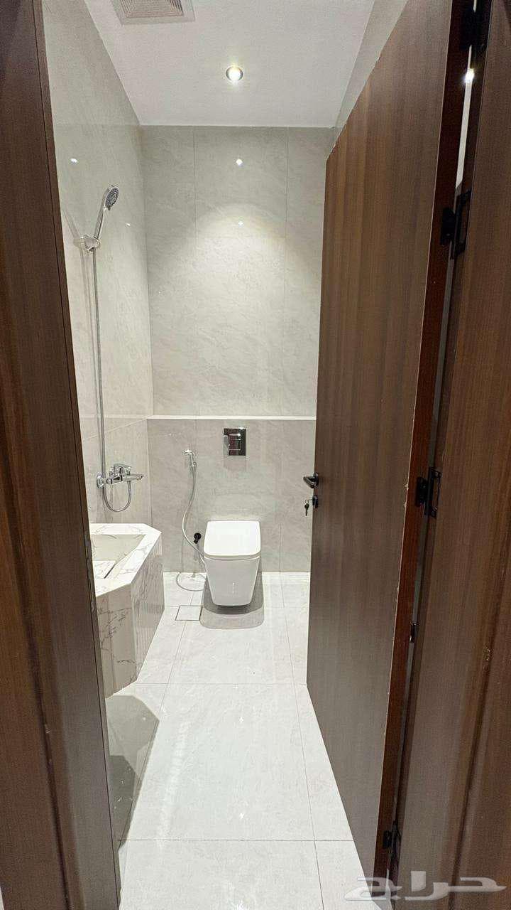 3 bedroom apartment in Al Rawdah 6