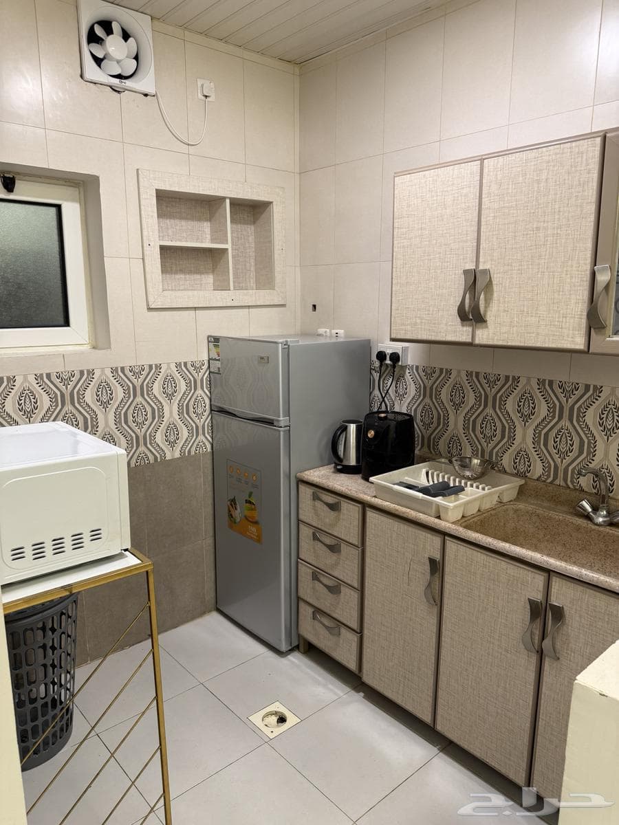 شقة 2 غرف في العزيزية الثاني 17