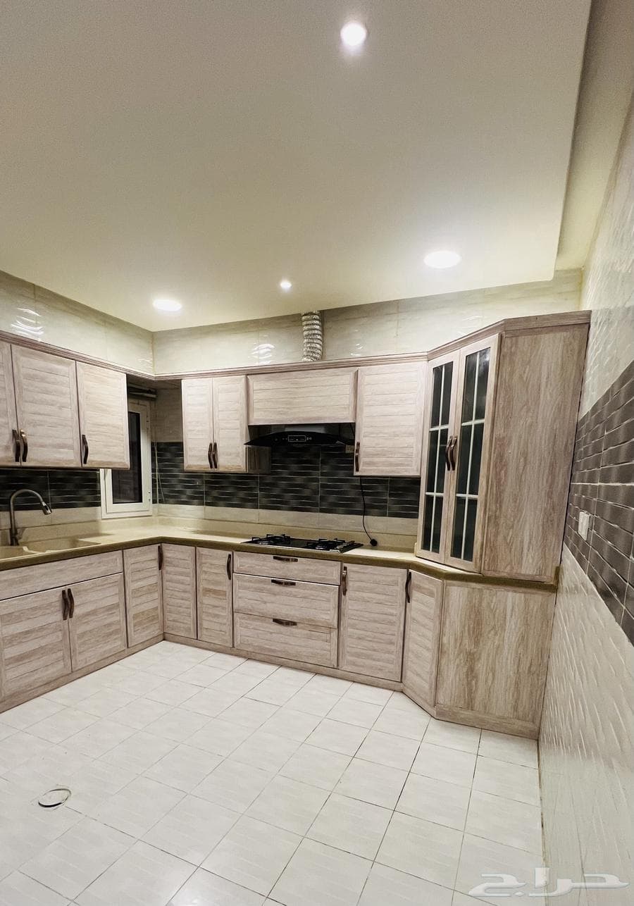 شقة 6 غرف في الشعلة 4