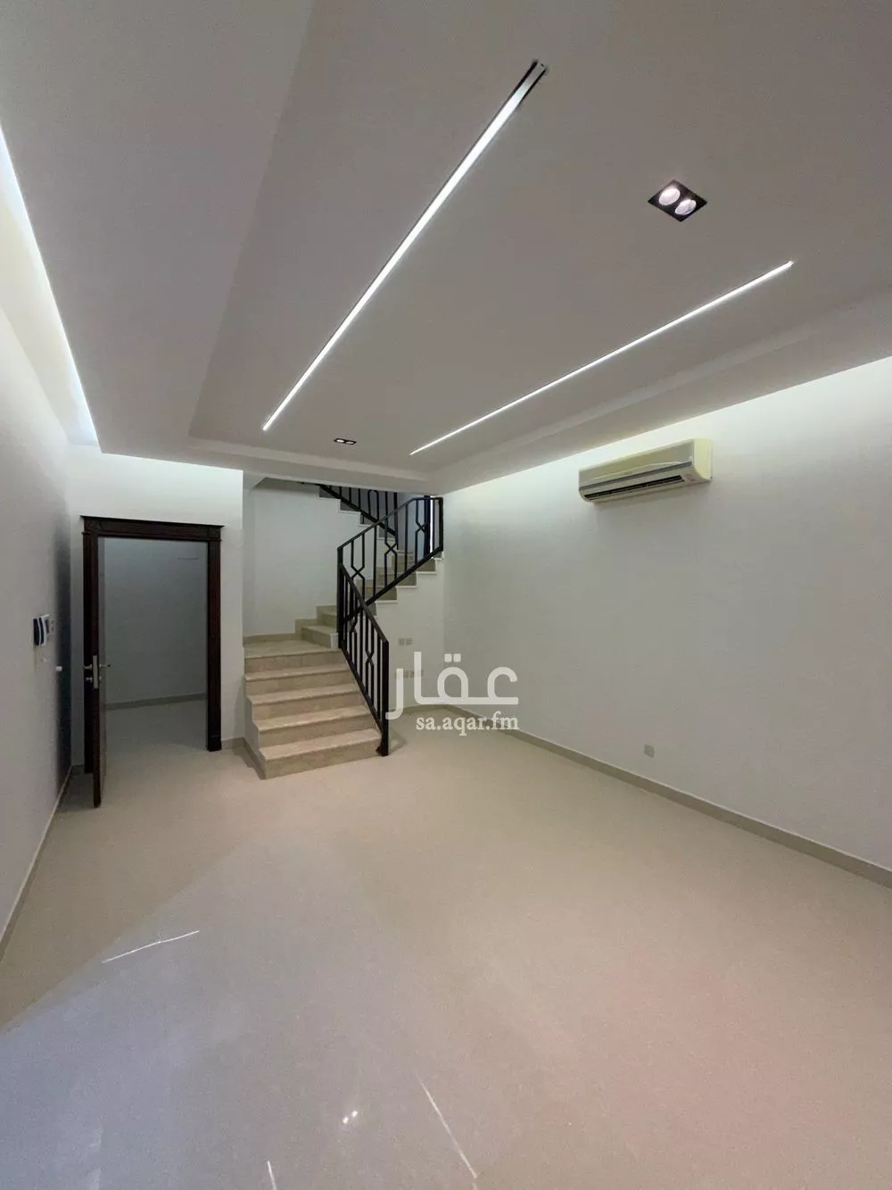 4 bedroom floor in Irqah 3