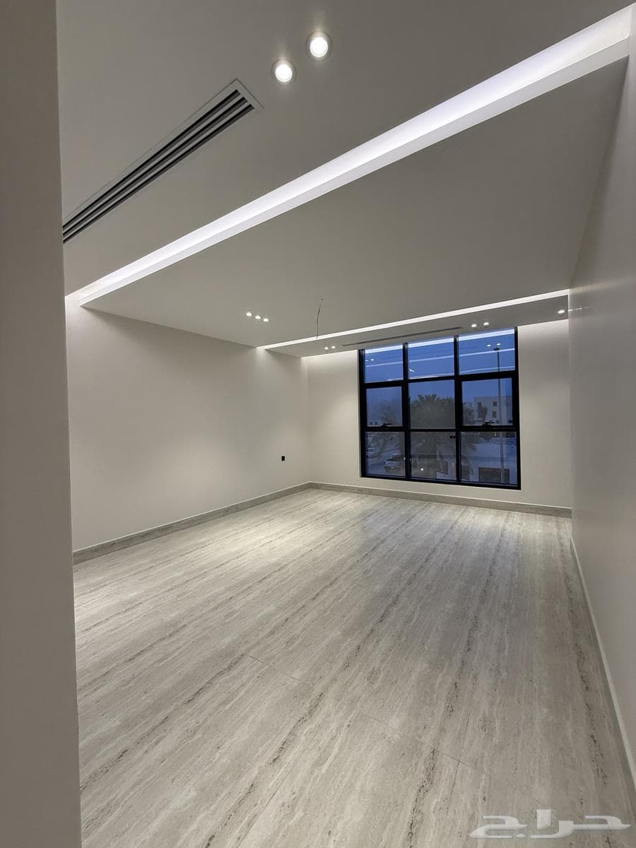 فيلا  في طيبة 11