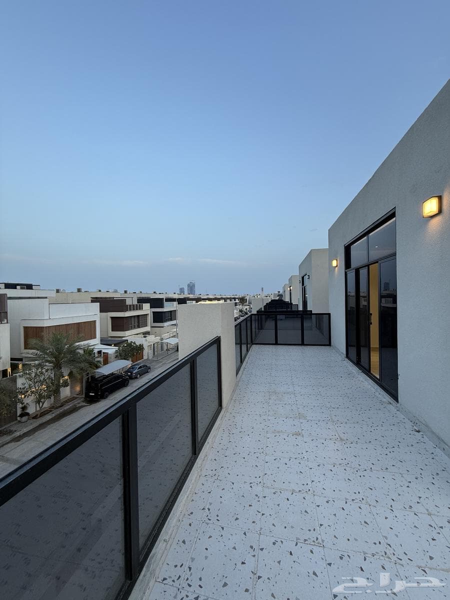 فيلا  في طيبة 5