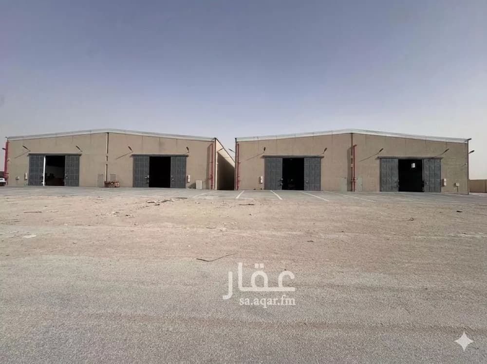 مستودع 9600 م² في المنصورية 1