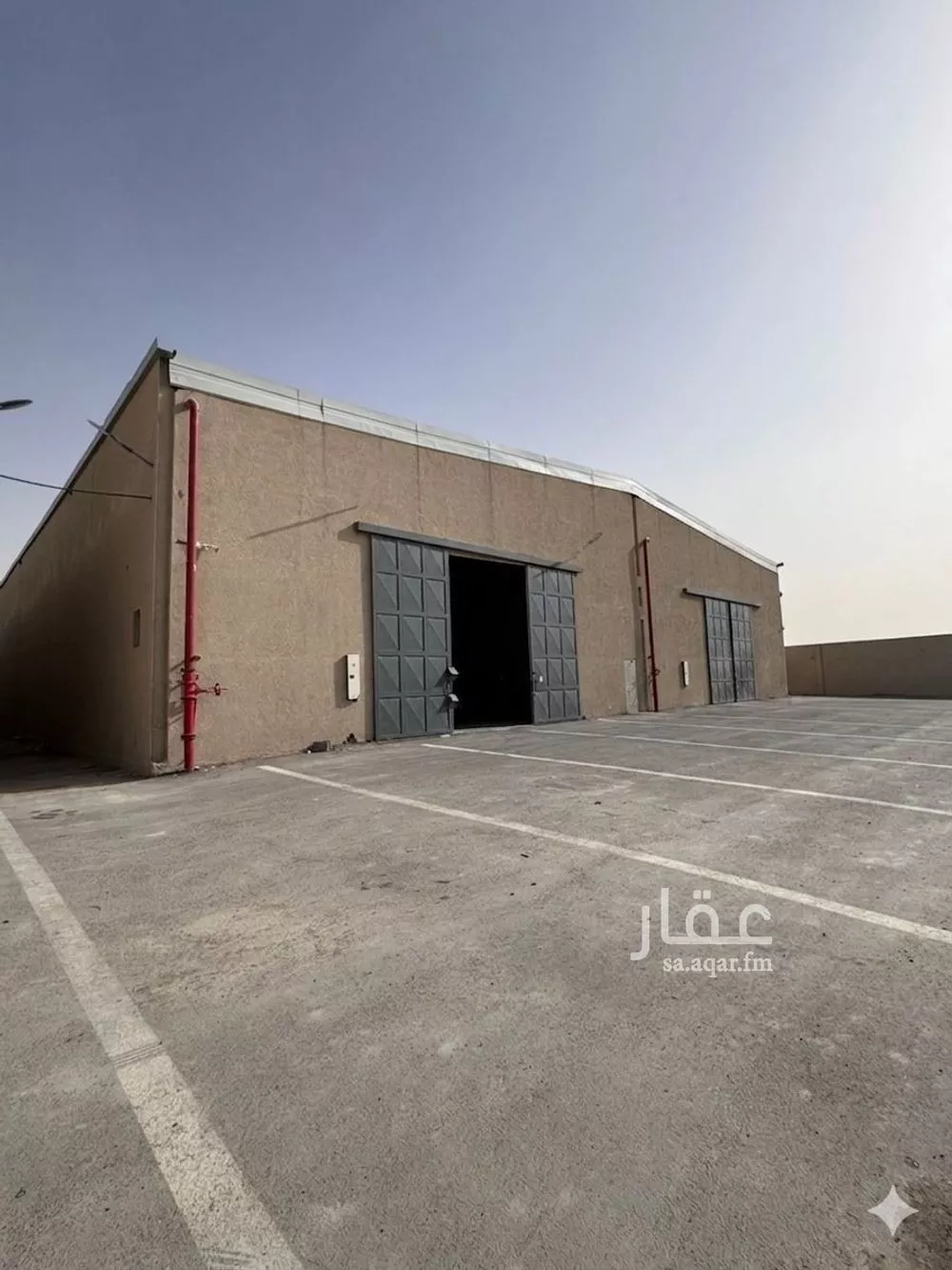 مستودع 9600 م² في المنصورية 4