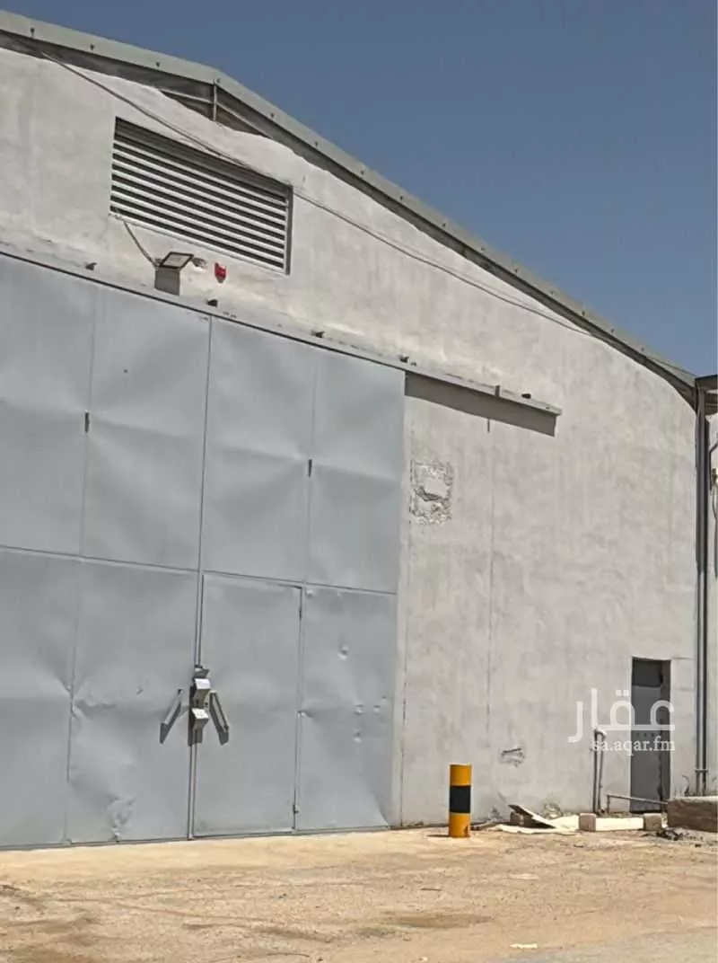 مستودع 5500 م² في المروة