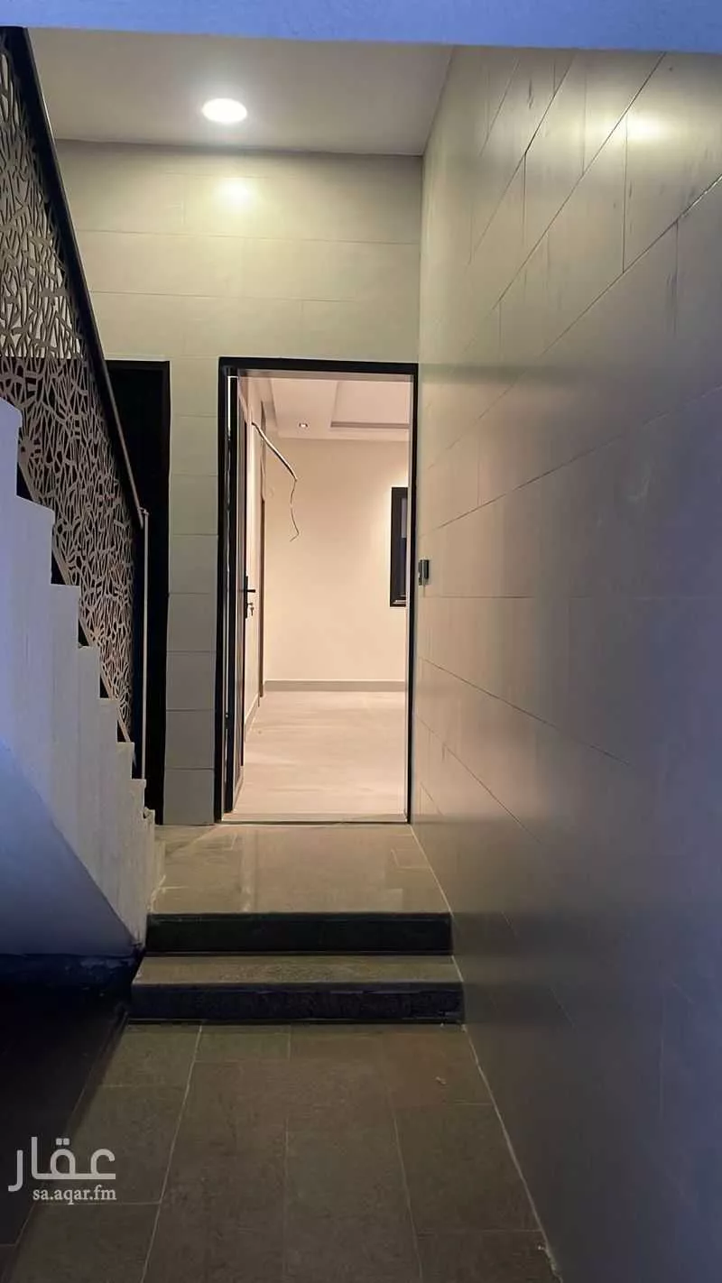 732 sqm building in Jarir 11