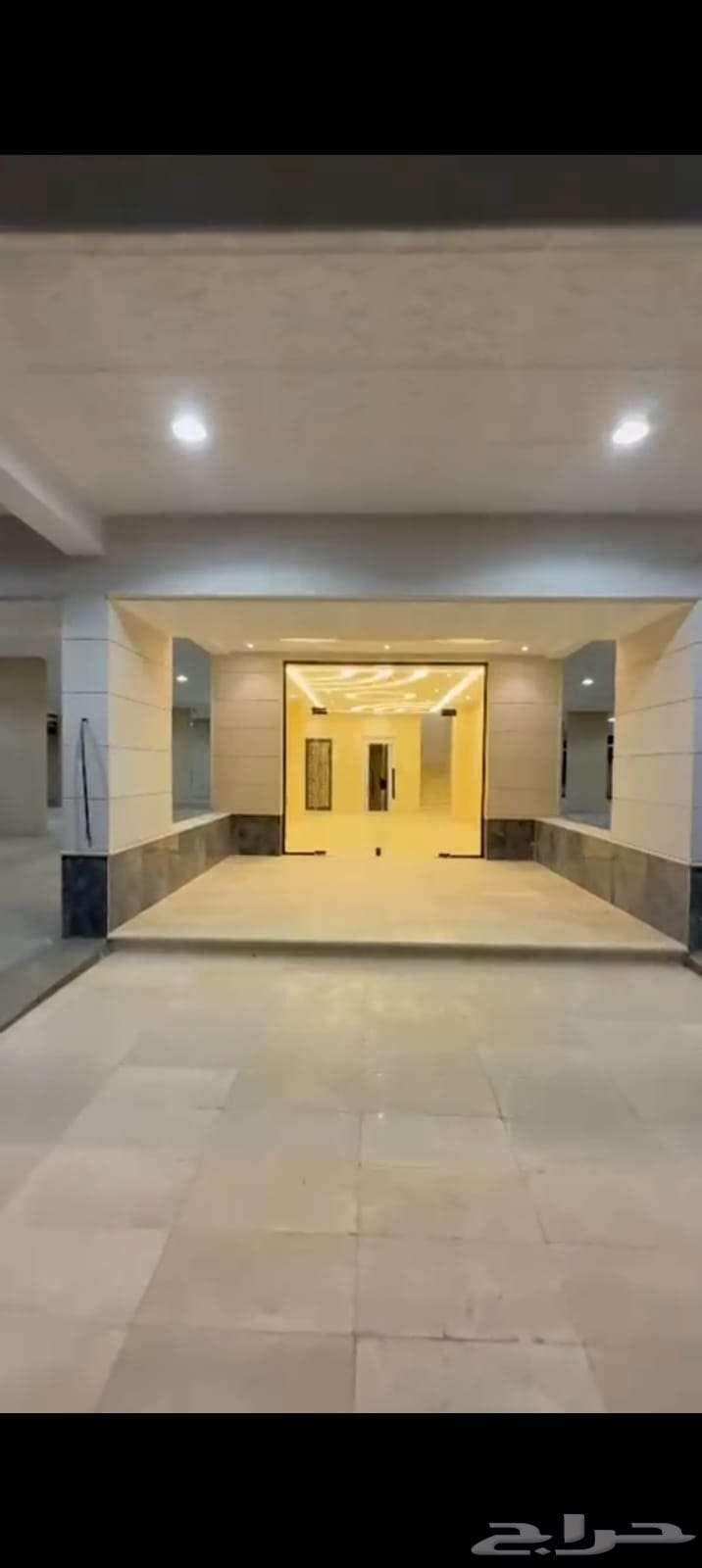 شقة  في الملك فهد 1