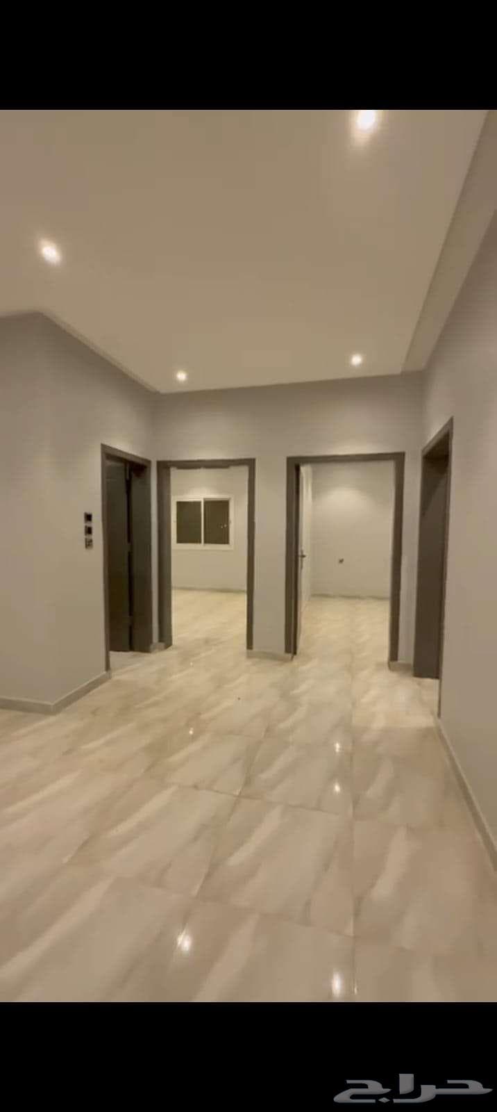 شقة  في الملك فهد 11