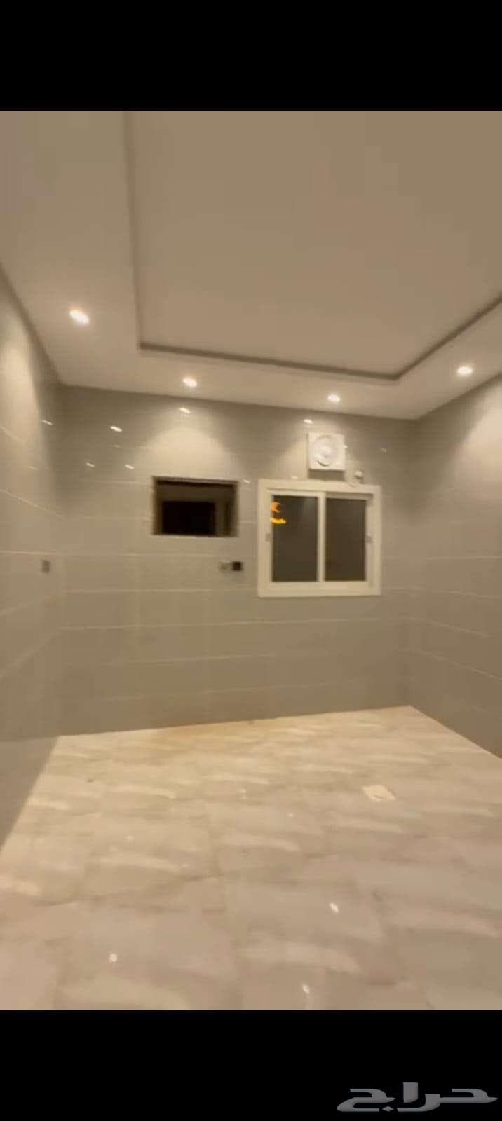 شقة  في الملك فهد 6