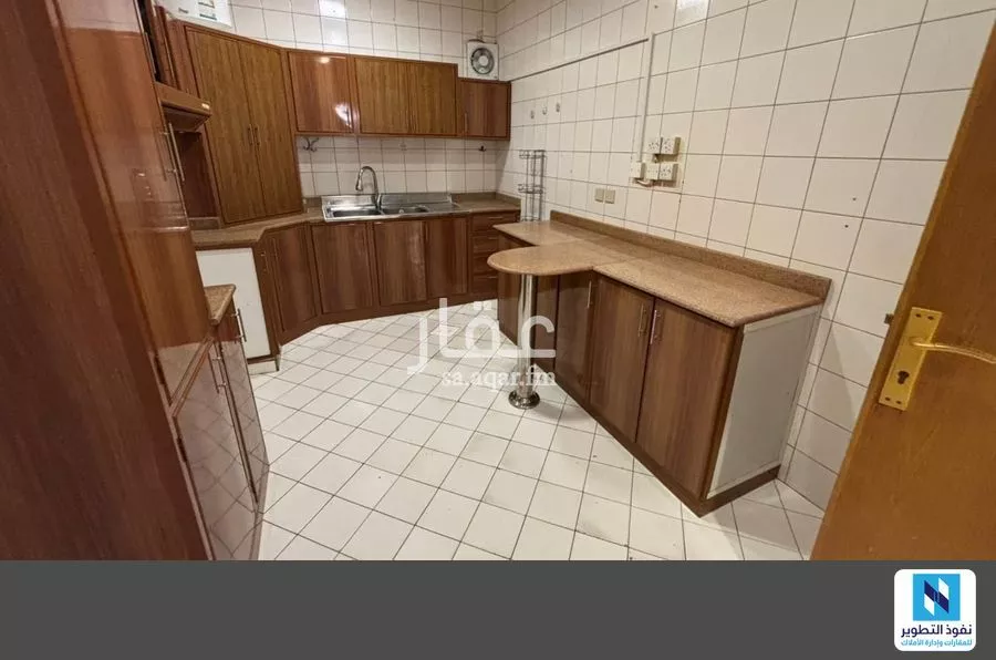 شقة 3 غرف في المغرزات 8