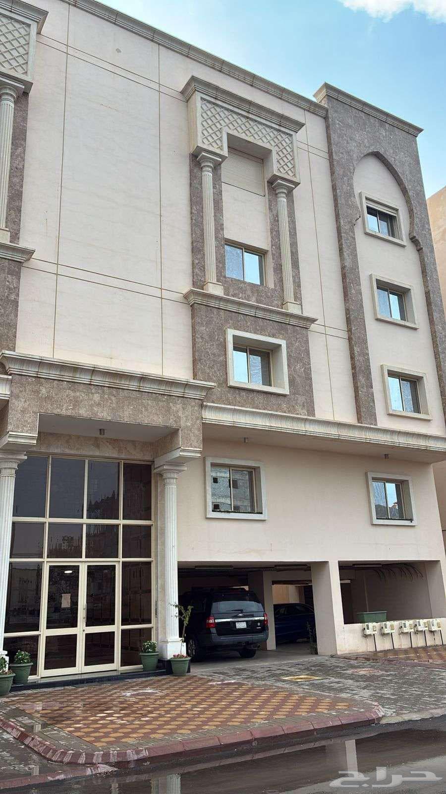 شقة 6 غرف في الإسكان