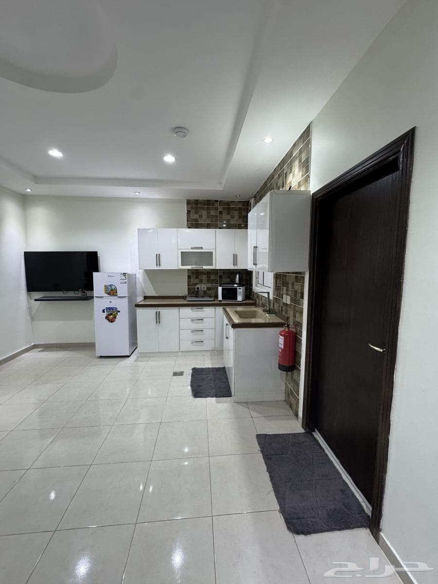 شقة  في شظاة 16