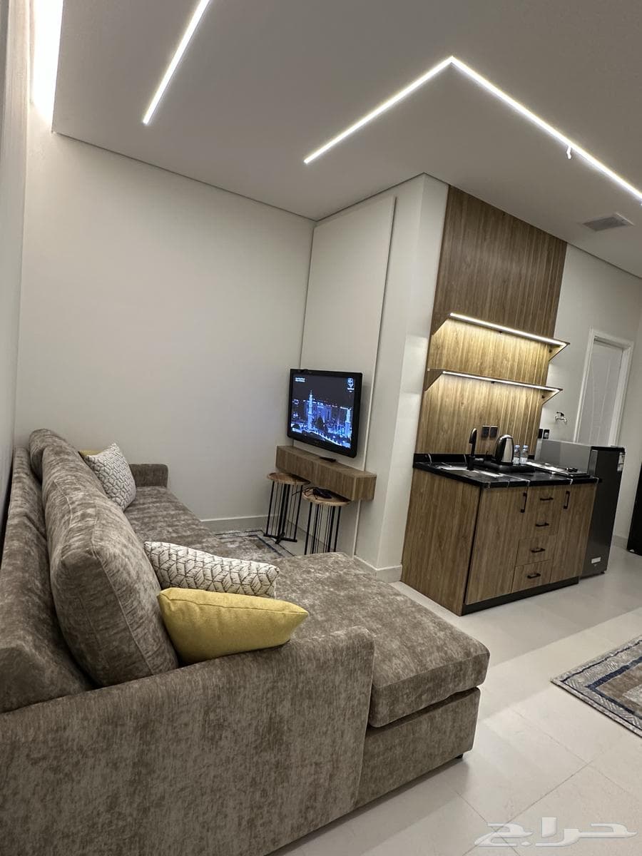 شقة  في الملك فهد 6