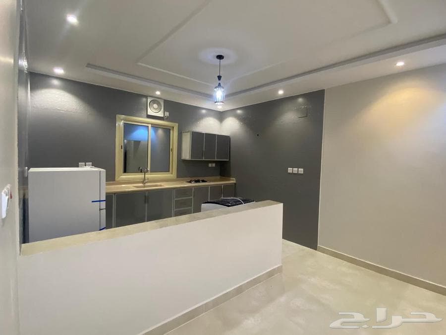 شقة 2 غرف في طيبة 8