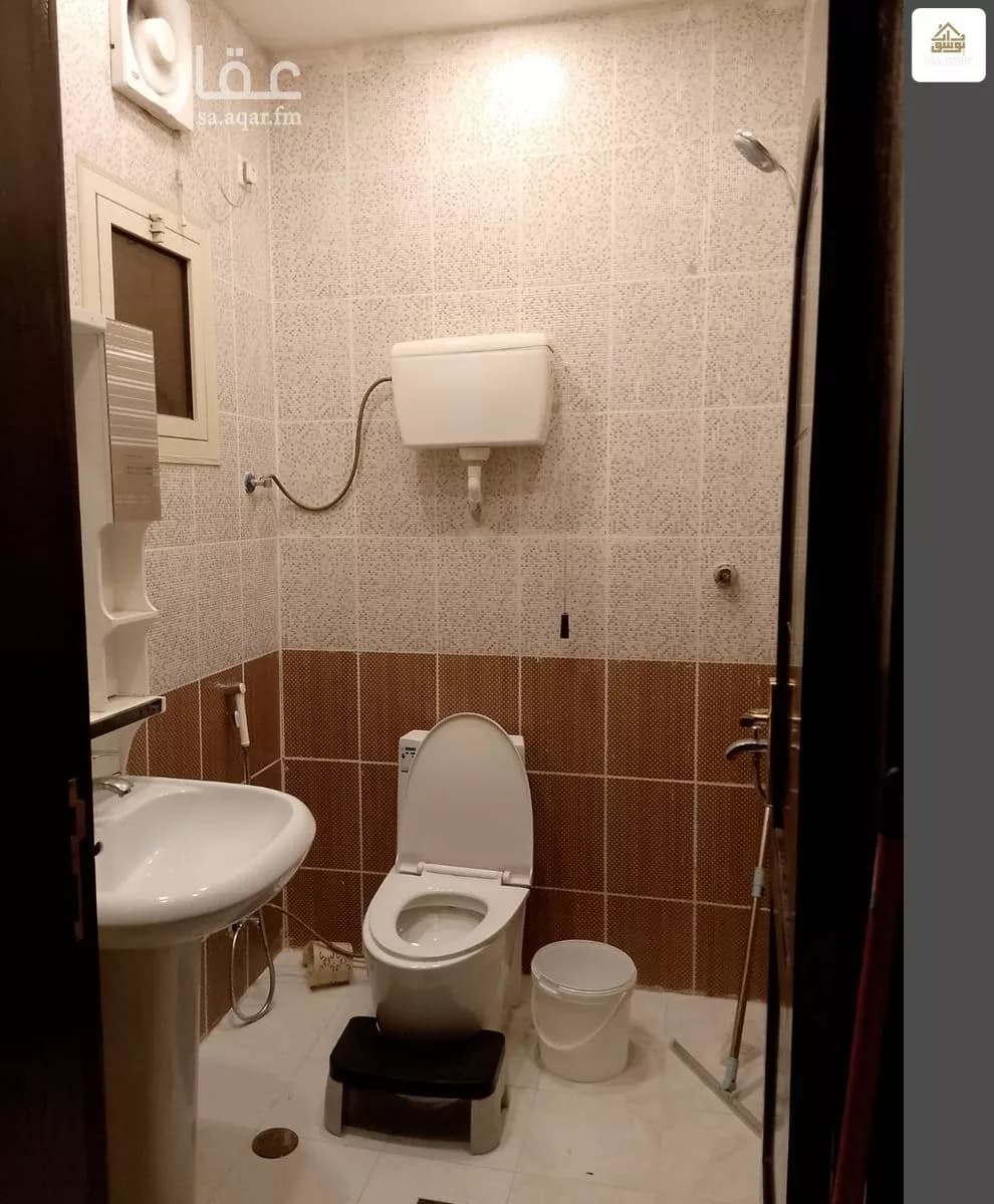 8 bedroom villa in Al Difa 9