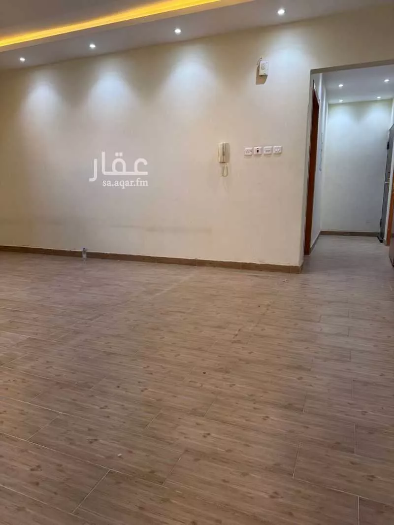 4 bedroom floor in Dhahrat Laban 1