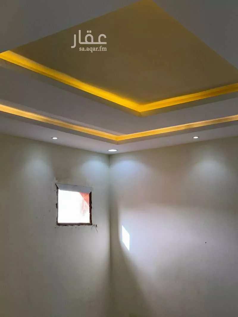 4 bedroom floor in Dhahrat Laban 2