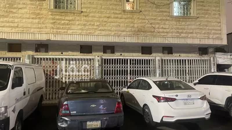 محل 810 م² في الروضة 1