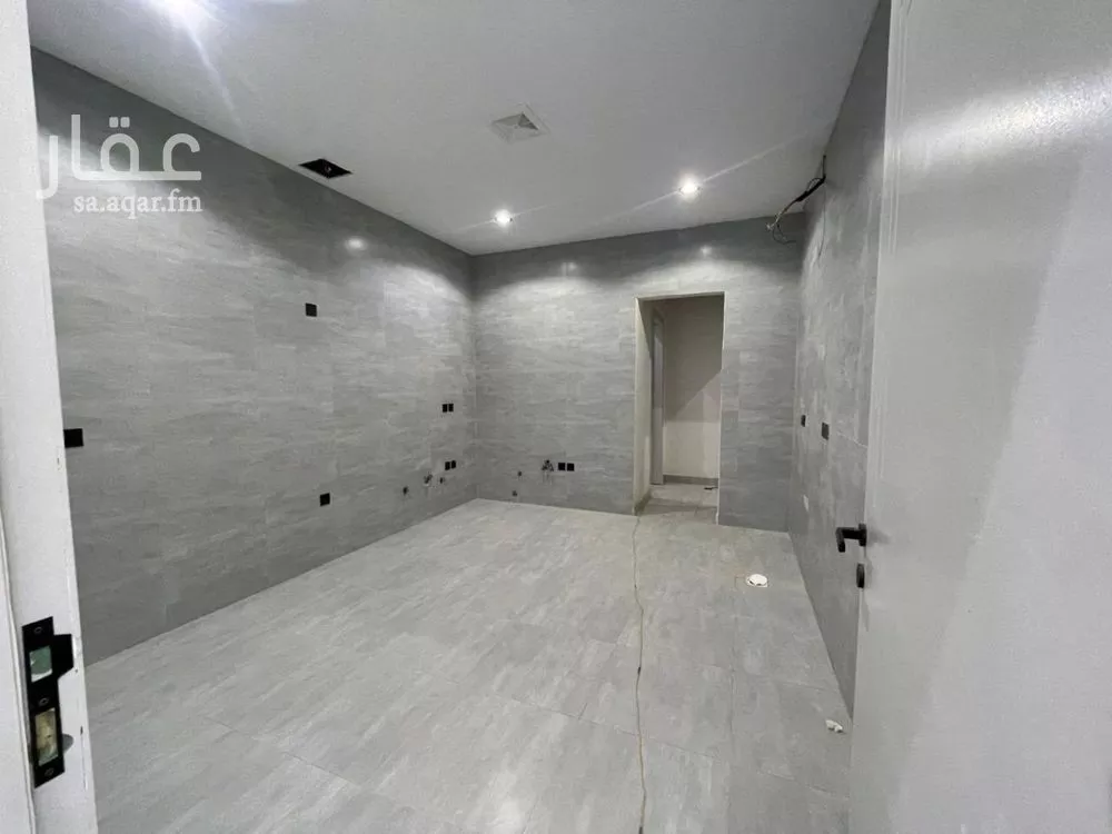 3 bedroom floor in Al Janadriyah 1