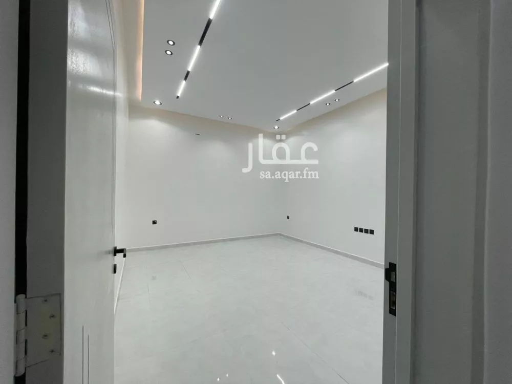 3 bedroom floor in Al Janadriyah 3