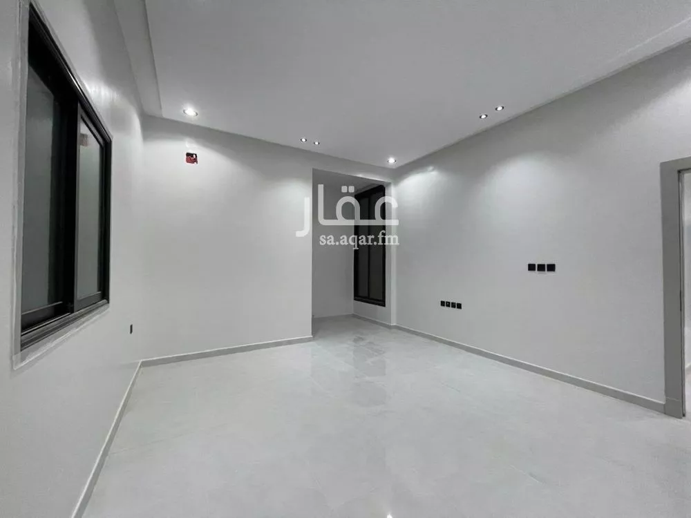 3 bedroom floor in Al Janadriyah 4