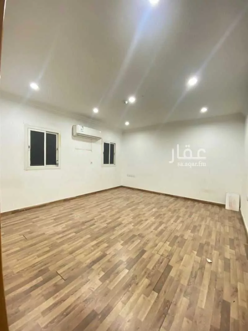 مكتب 733 م² في الملز 3