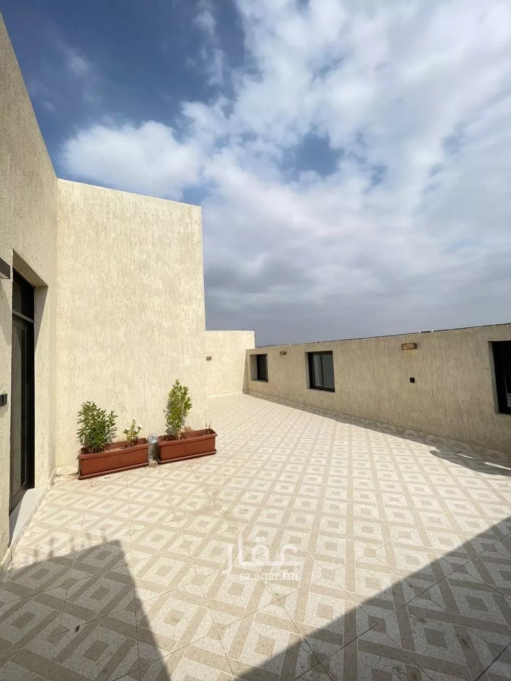 شقة 5 غرف في الملك فهد 8