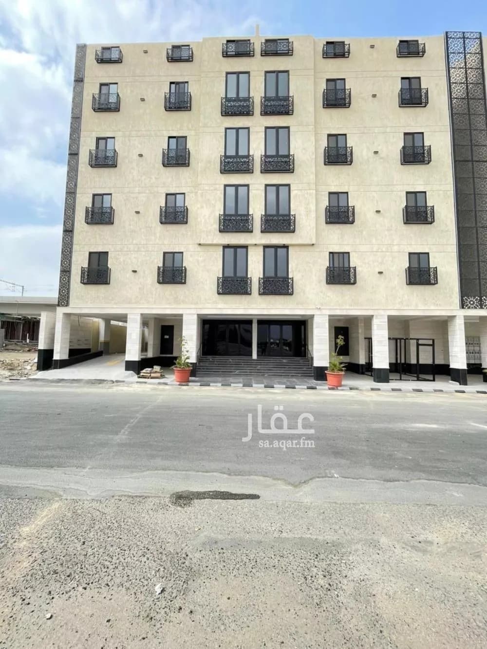 شقة 5 غرف في الملك فهد 1