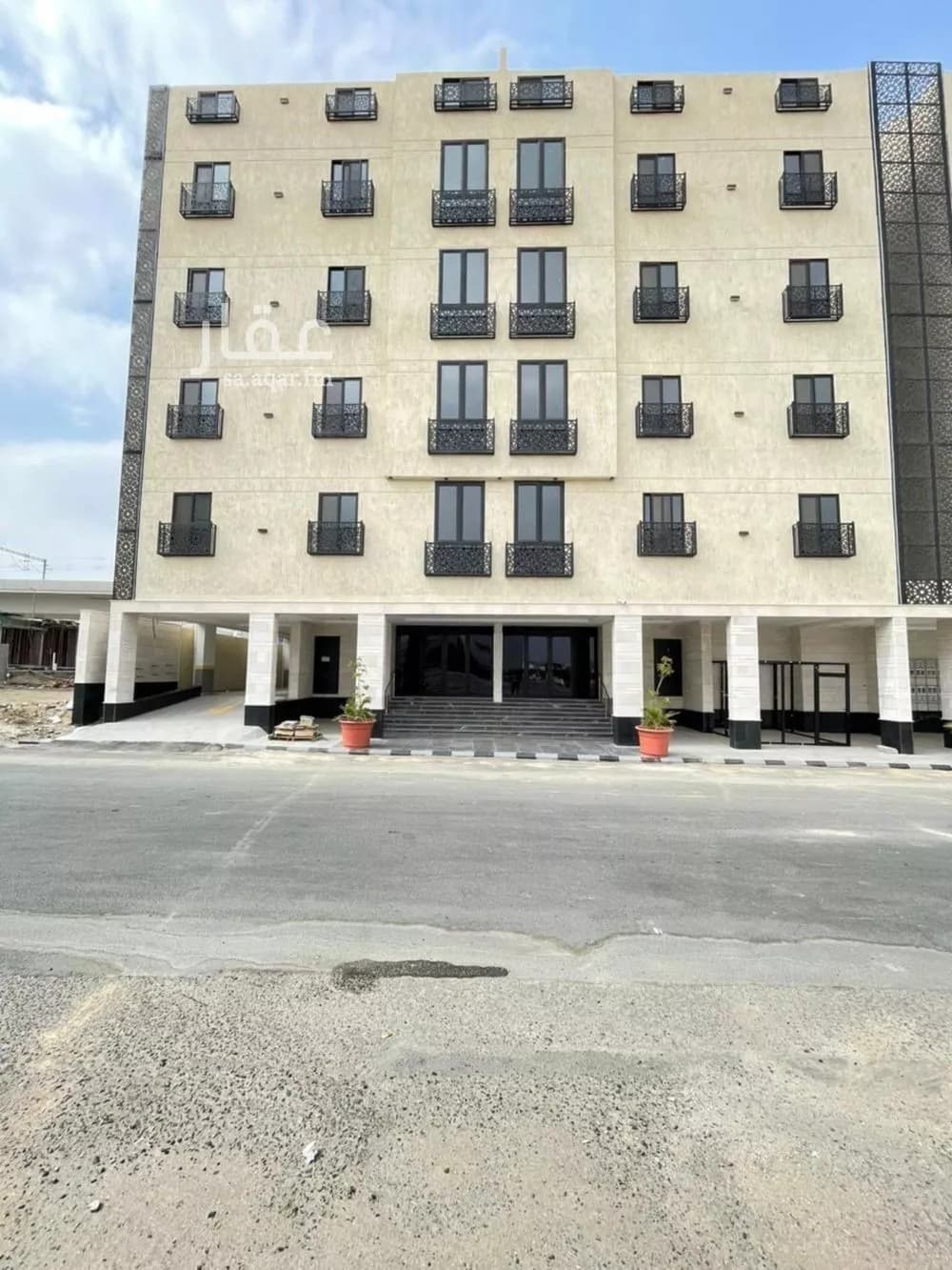 شقة 5 غرف في الملك فهد 1