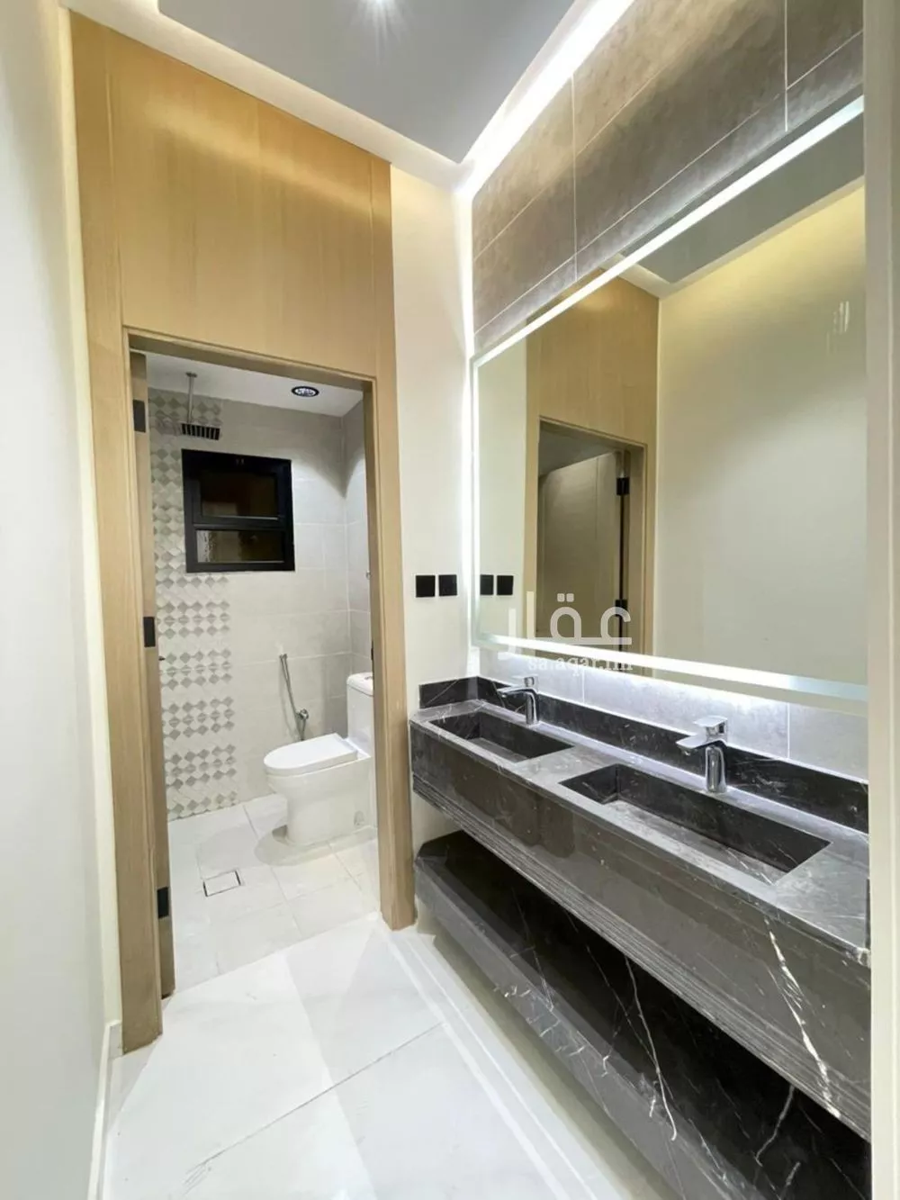 شقة 5 غرف في الملك فهد 10