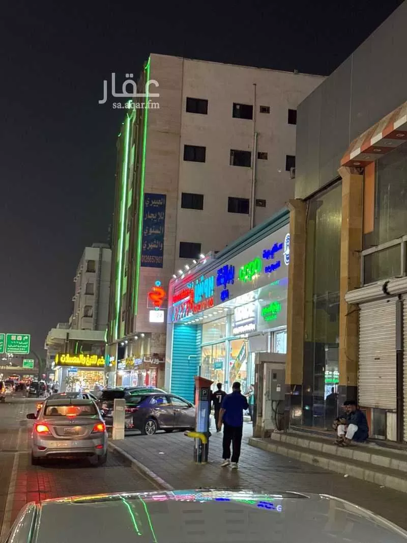 محل 712 م² في الشرفية 3