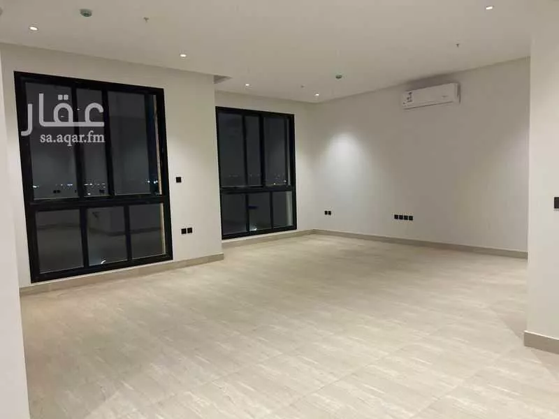 شقة 4 غرف في الرمال 11