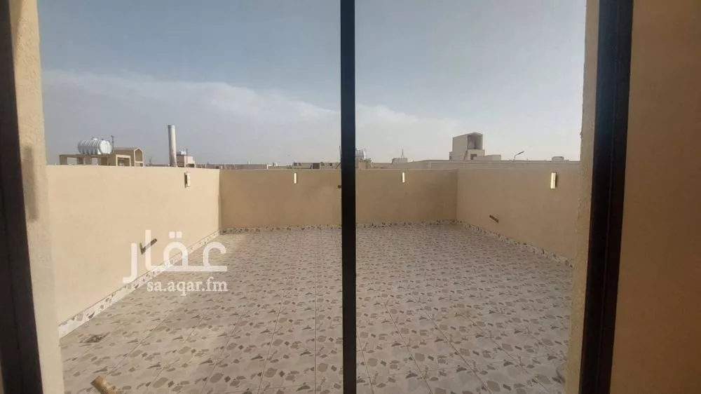 فيلا 5 غرف في العريجاء الغربية 12