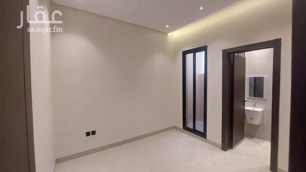 فيلا 5 غرف في العريجاء الغربية 3