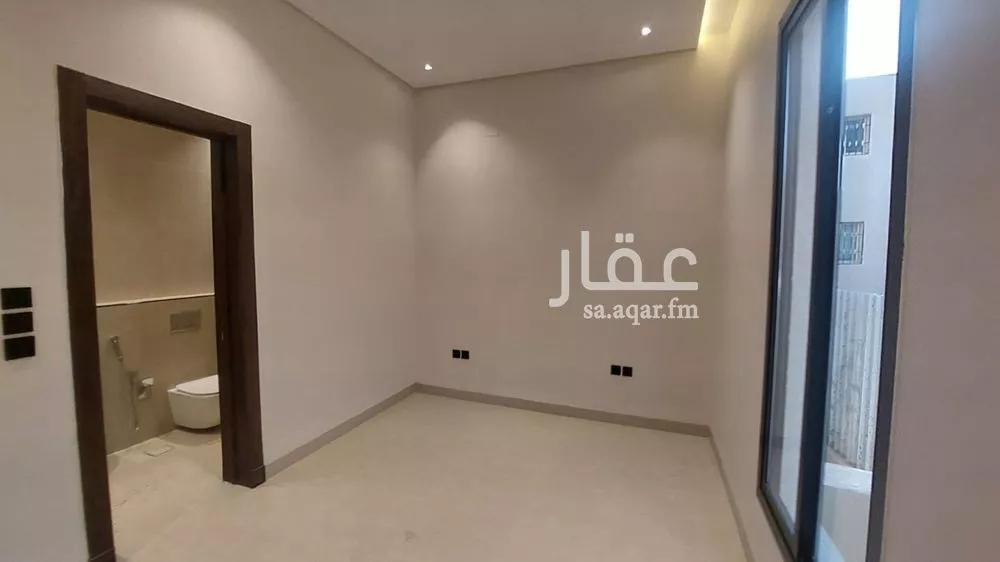 فيلا 5 غرف في العريجاء الغربية 10