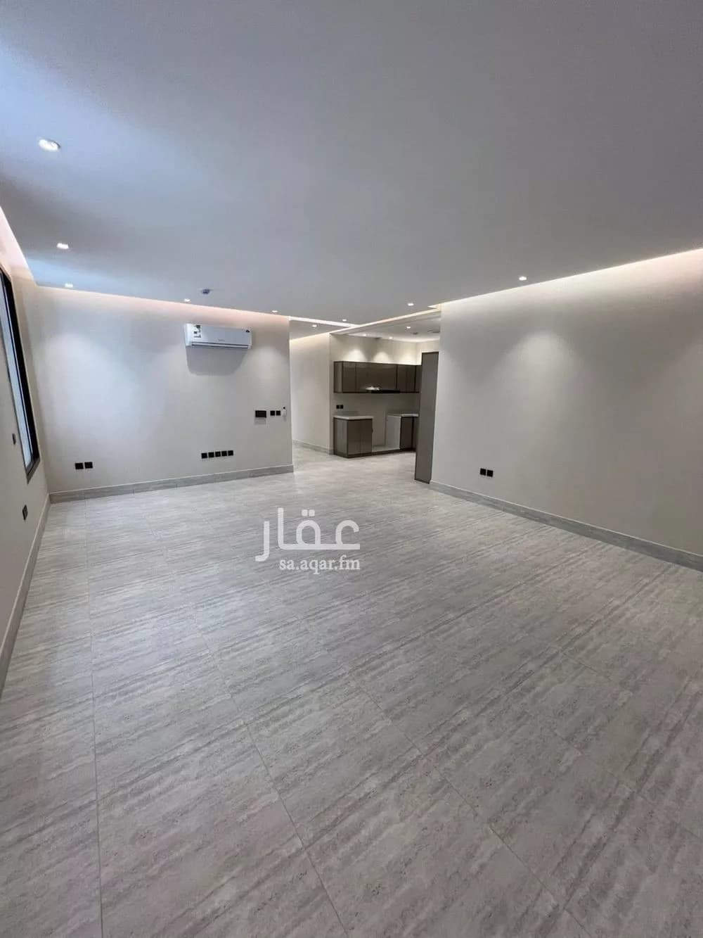 شقة 3 غرف في العقيق 4