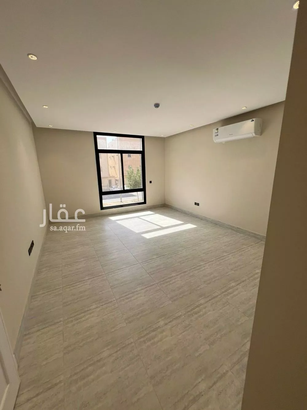 شقة 3 غرف في العقيق 7