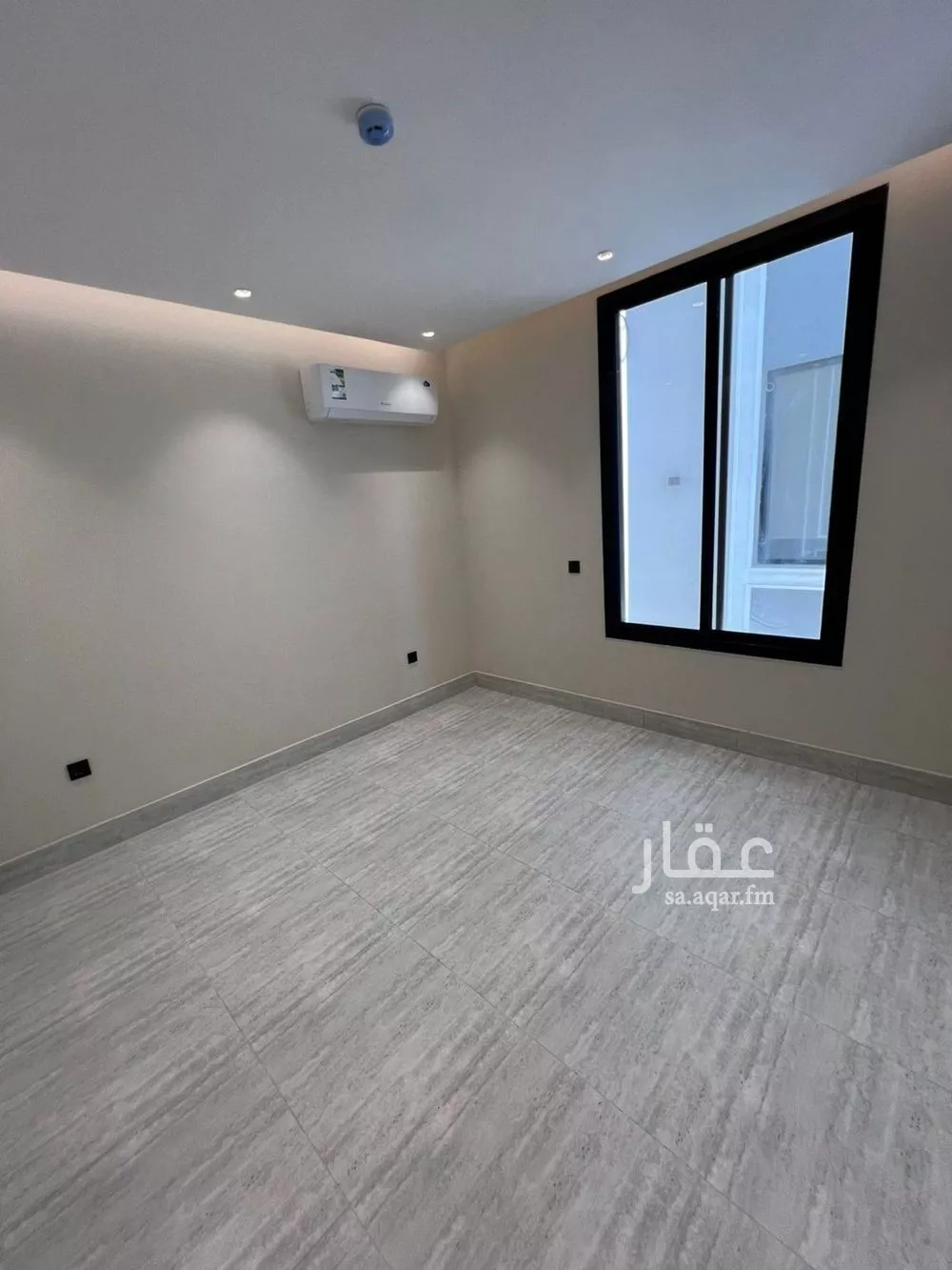 شقة 3 غرف في العقيق 8