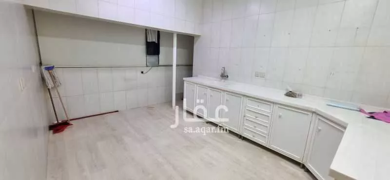 4 bedroom apartment in Al Aziziyah 10