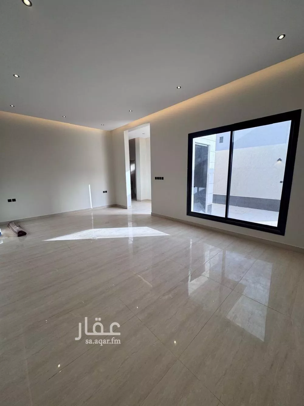 5 bedroom villa in Al Janadriyah 1