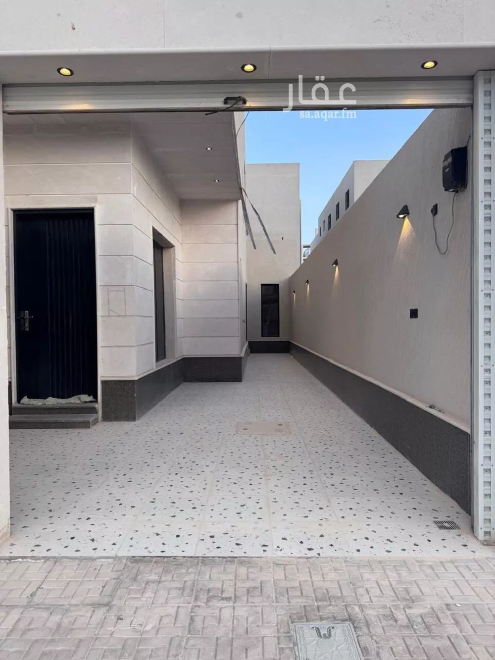 5 bedroom villa in Al Janadriyah 4