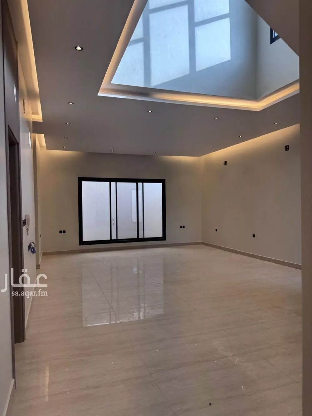 5 bedroom villa in Al Janadriyah 5