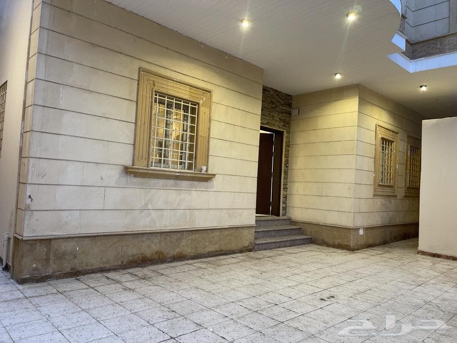 فيلا 7 غرف في الياقوت 8