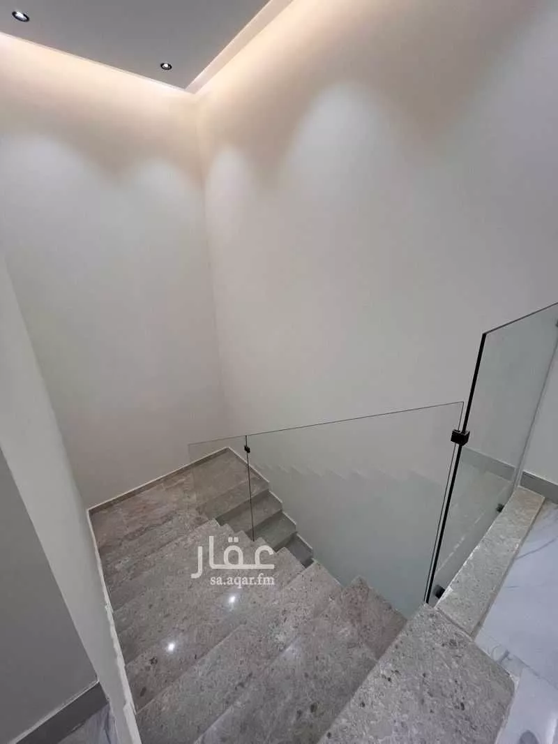 فيلا 4 غرف في الجنادرية 9