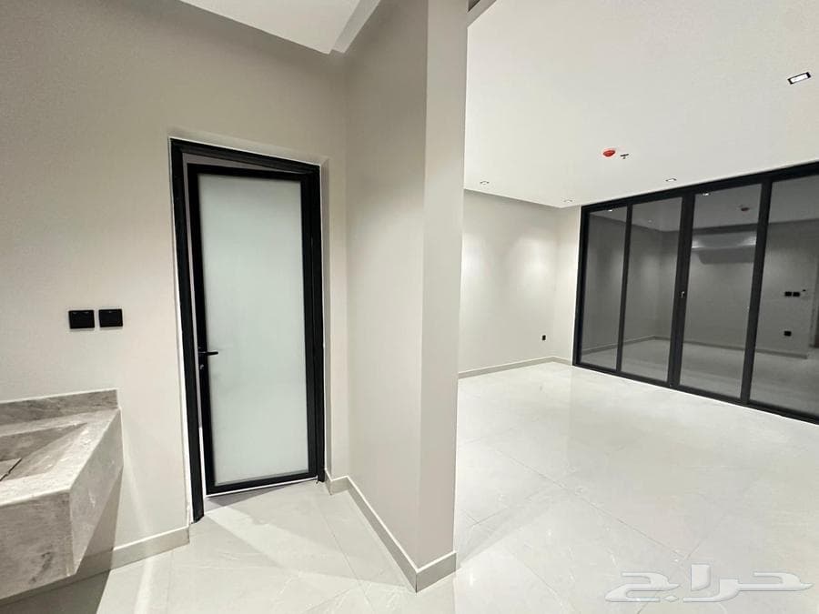 شقة 3 غرف في المنتزة 3