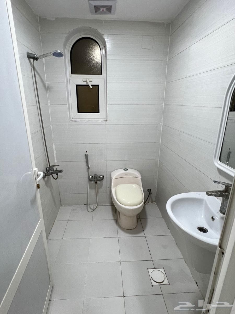 شقة 4 غرف في الحفيرة 5