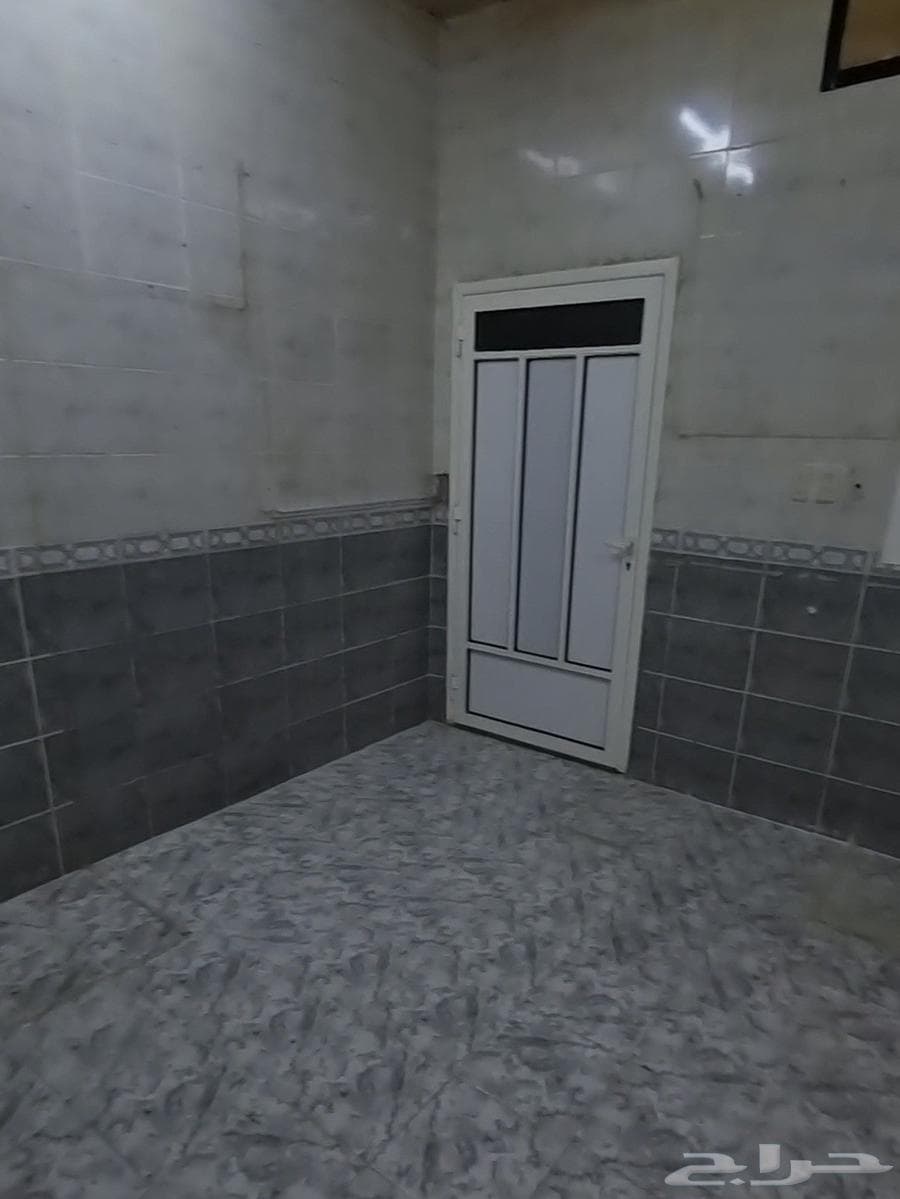 شقة 5 غرف في احد 7