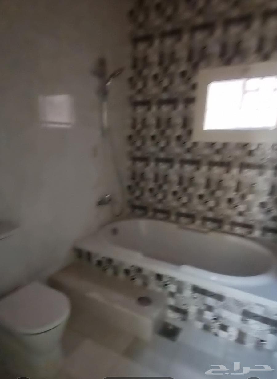 شقة 5 غرف في احد 8